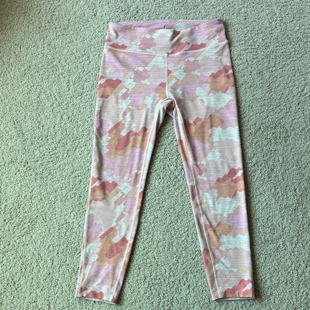 Outdoor Voices TechSweat 7/8 Leggings in Pink Camo - Size M
